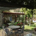 بيت ضيافة Istanbul 2*
