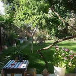 Istanbul بيت ضيافة 2*
