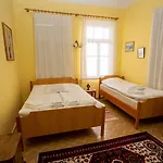 Istanbul بيت ضيافة 2*